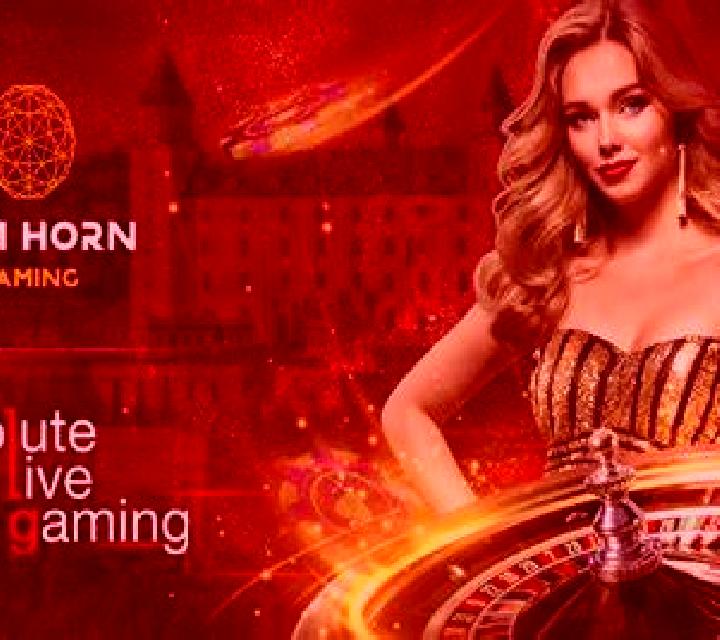 Enchanted Wolf Rising Rewards King Millions slot machine