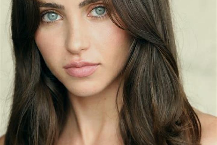 Red Dog Poker slot game
