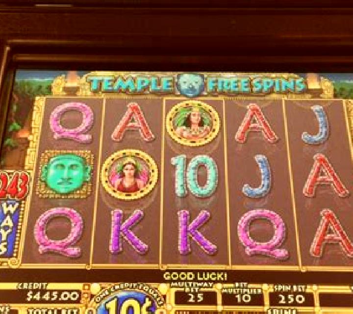Tarot Treasures online slot